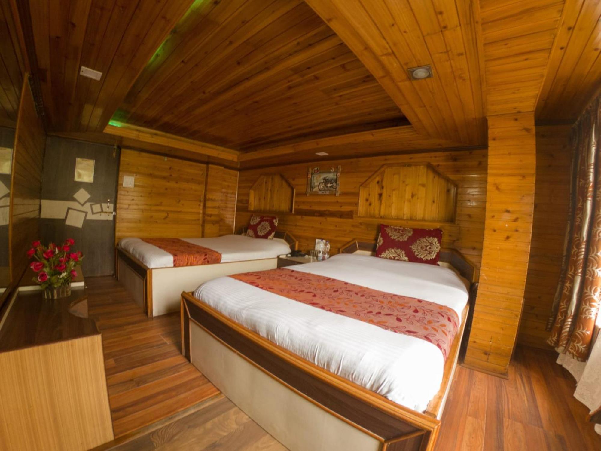 Grg Broadway Mall Road Darjeeling By Royal Collection Hotel Экстерьер фото